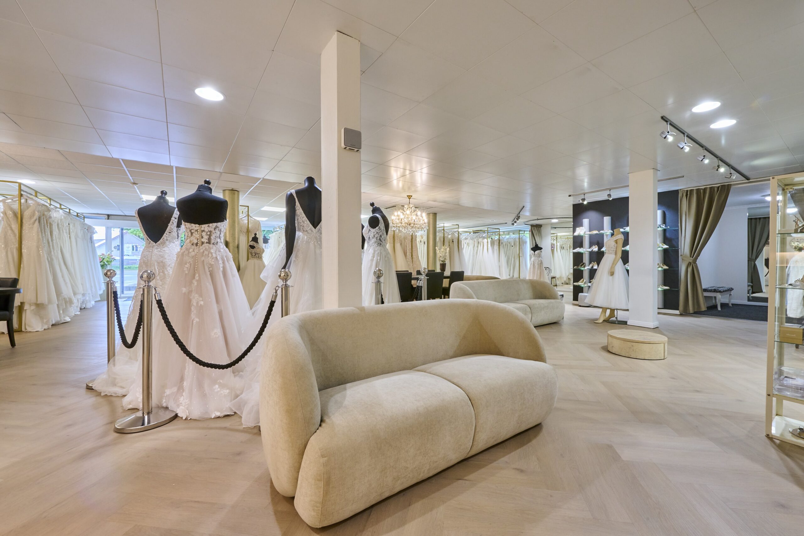 Over ons Bruidsmode outlet Lommel