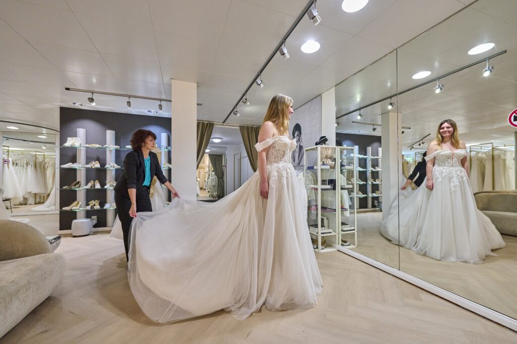 Over ons Bruidsmode outlet Lommel